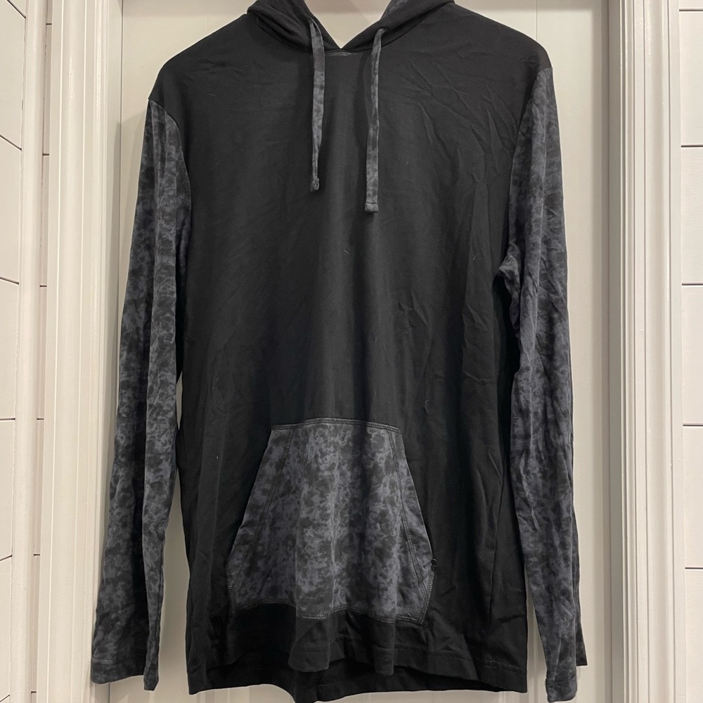 Men’s Black and gray hooded long sleeve T-shirt NWT
